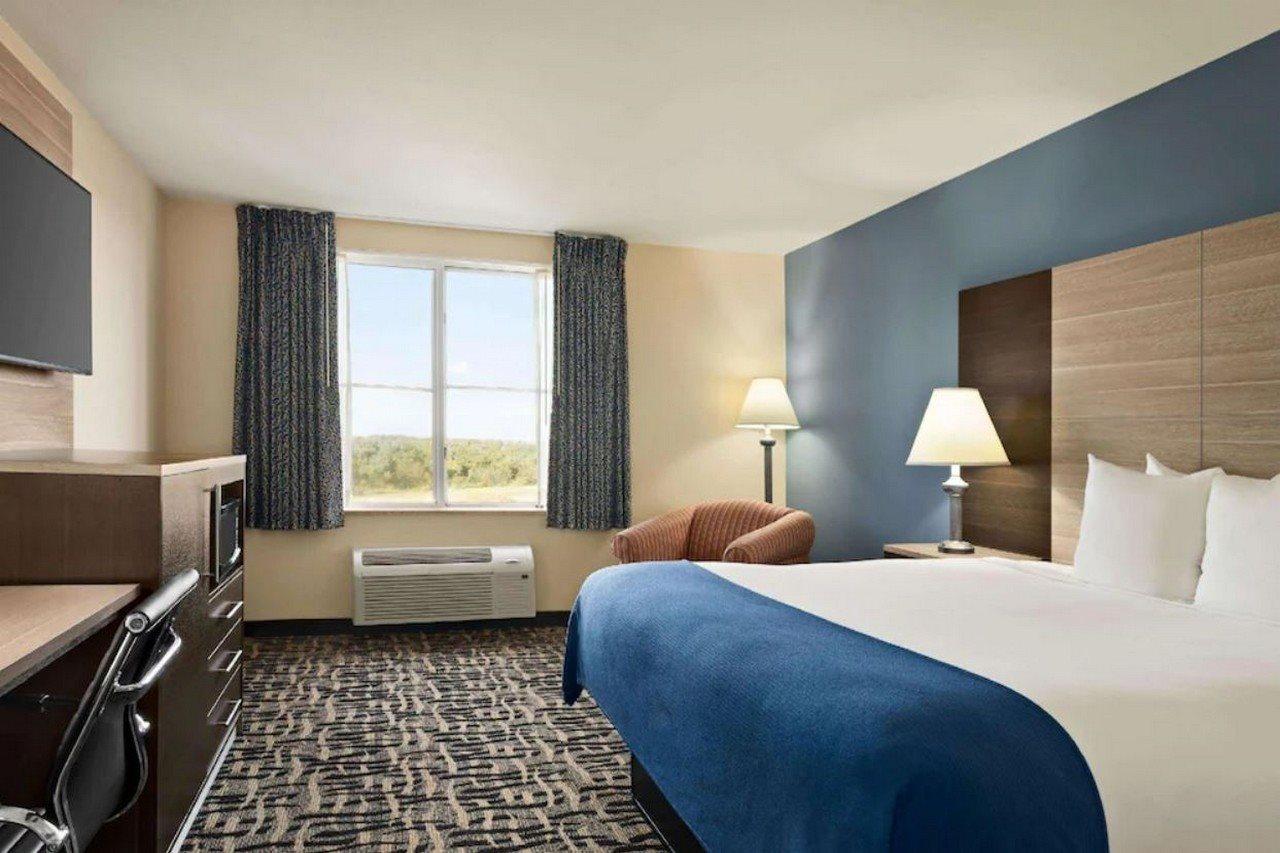 Baymont By Wyndham Ft. Leonard/Saint Robert Hotell Eksteriør bilde