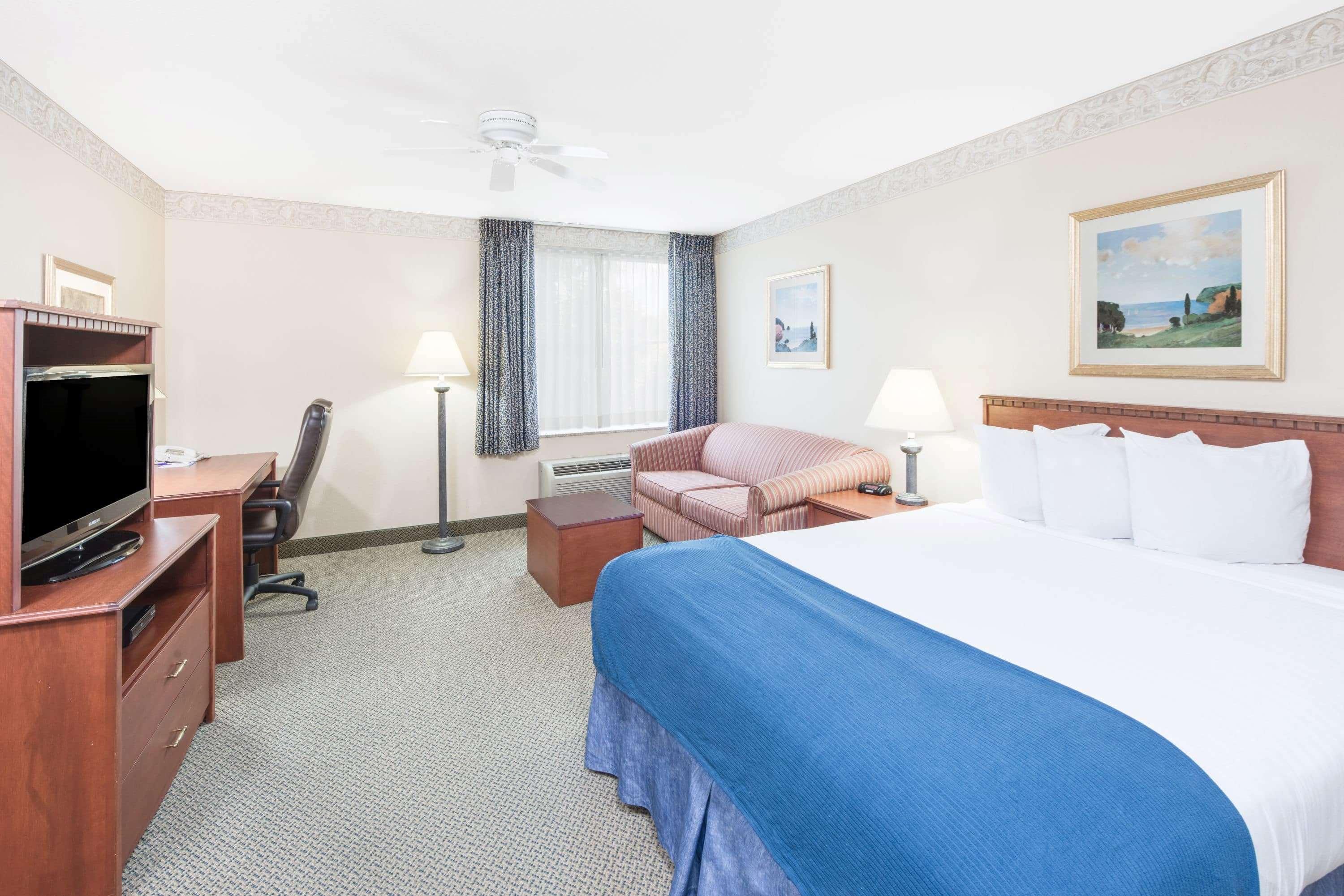 Baymont By Wyndham Ft. Leonard/Saint Robert Hotell Eksteriør bilde